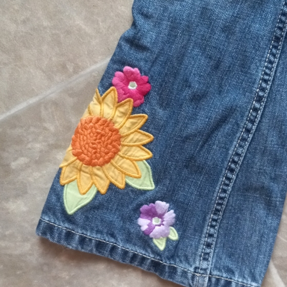 Girls jeans size 5 - Picture 3 of 5